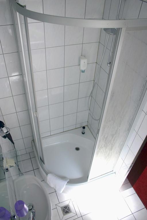 Haus Am Eberbach 호텔 스타드톨덴도프 객실 사진